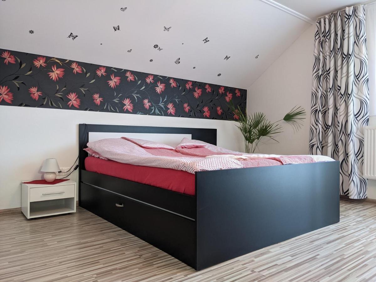 Hotel Pivnicka Pod Cachtickym Hradom Čachtice Zewnętrze zdjęcie